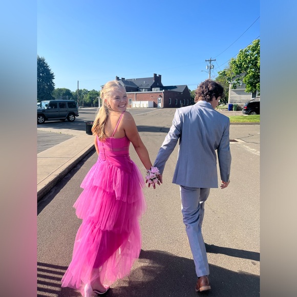 PINK TIERED PROM DRESS - Picture 3 of 4